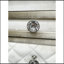 Table de chevet beige en velours
