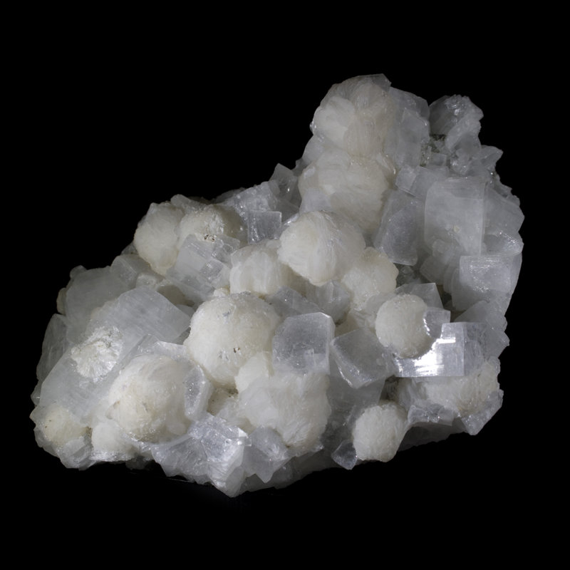 Gyrolite de Philomenia avec apophyllite sur basalte