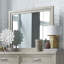 Ensemble de chambre à coucher avec lit à panneaux, commode et miroir Belmar-101770623