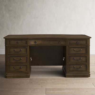 Jooseppi Executive Desk