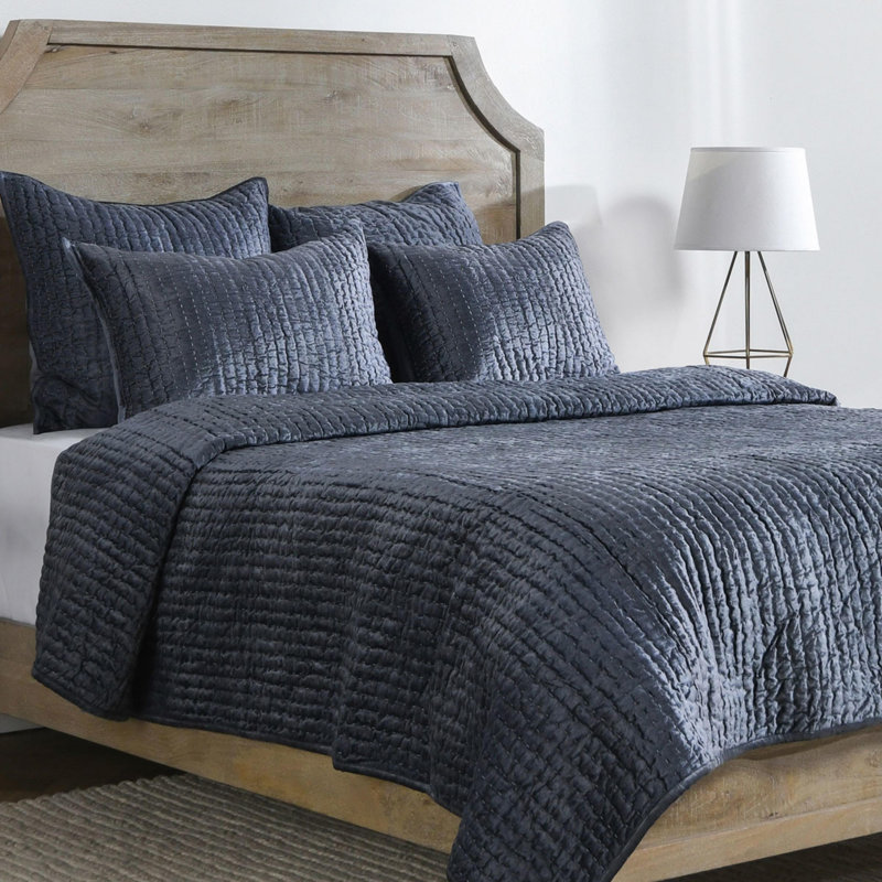Dimitry Velvet Quilt Set, Blue