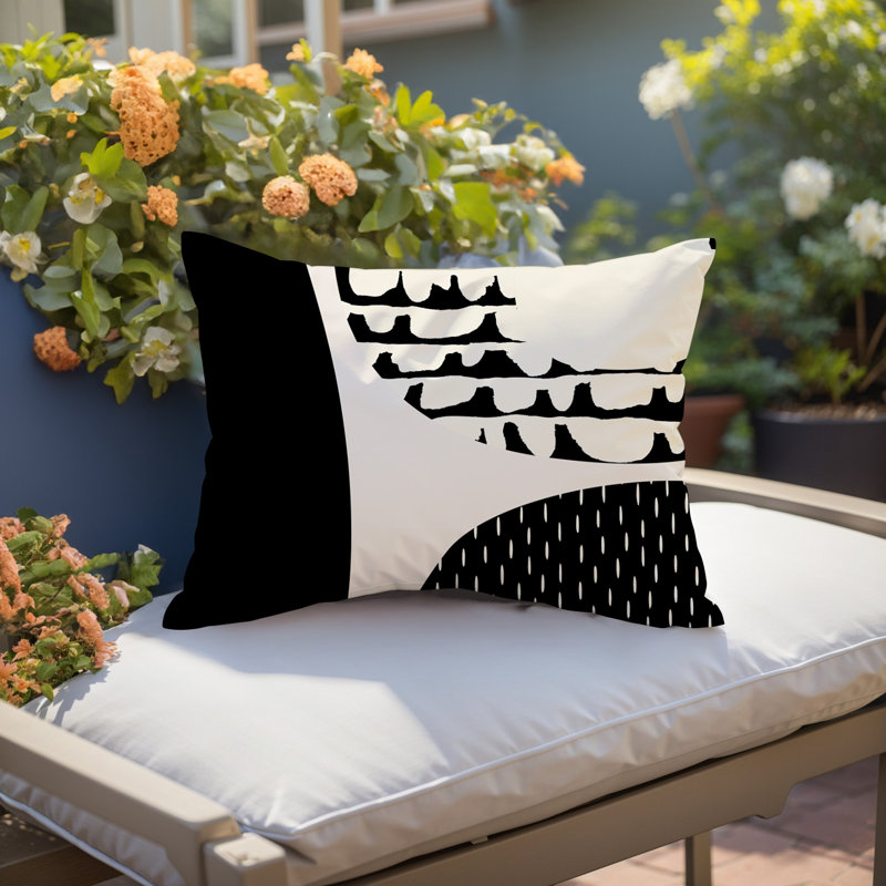 Coussin lombaire réversible intérieur / extérieur Vikka, H 14 po x l 20 po, Noir/Blanc cassé