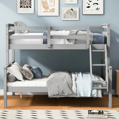 Lit superposé simple au-dessus d'un lit double gris avec chambre à coucher pour plus de sécurité