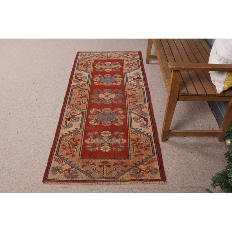 Tapis rouge rétro rougeâtre idéal comme tapis de cuisine anatolien ou cadeau unique pour lui