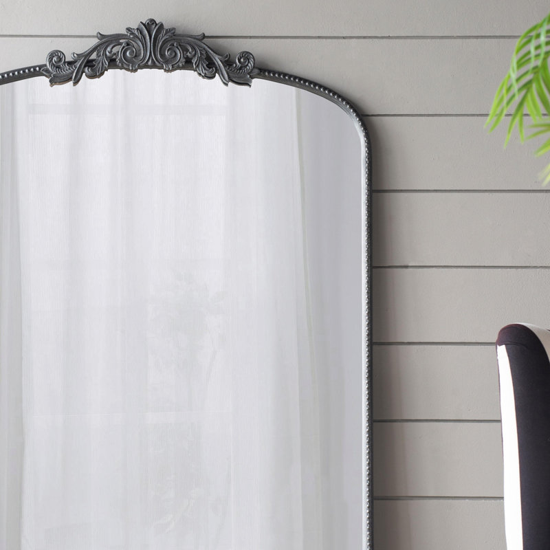 Miroir d'appoint, Noir