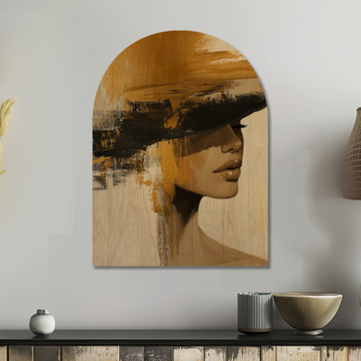 Dame au chapeau doré - Décoration murale cintrée en bois représentant une femme élégante