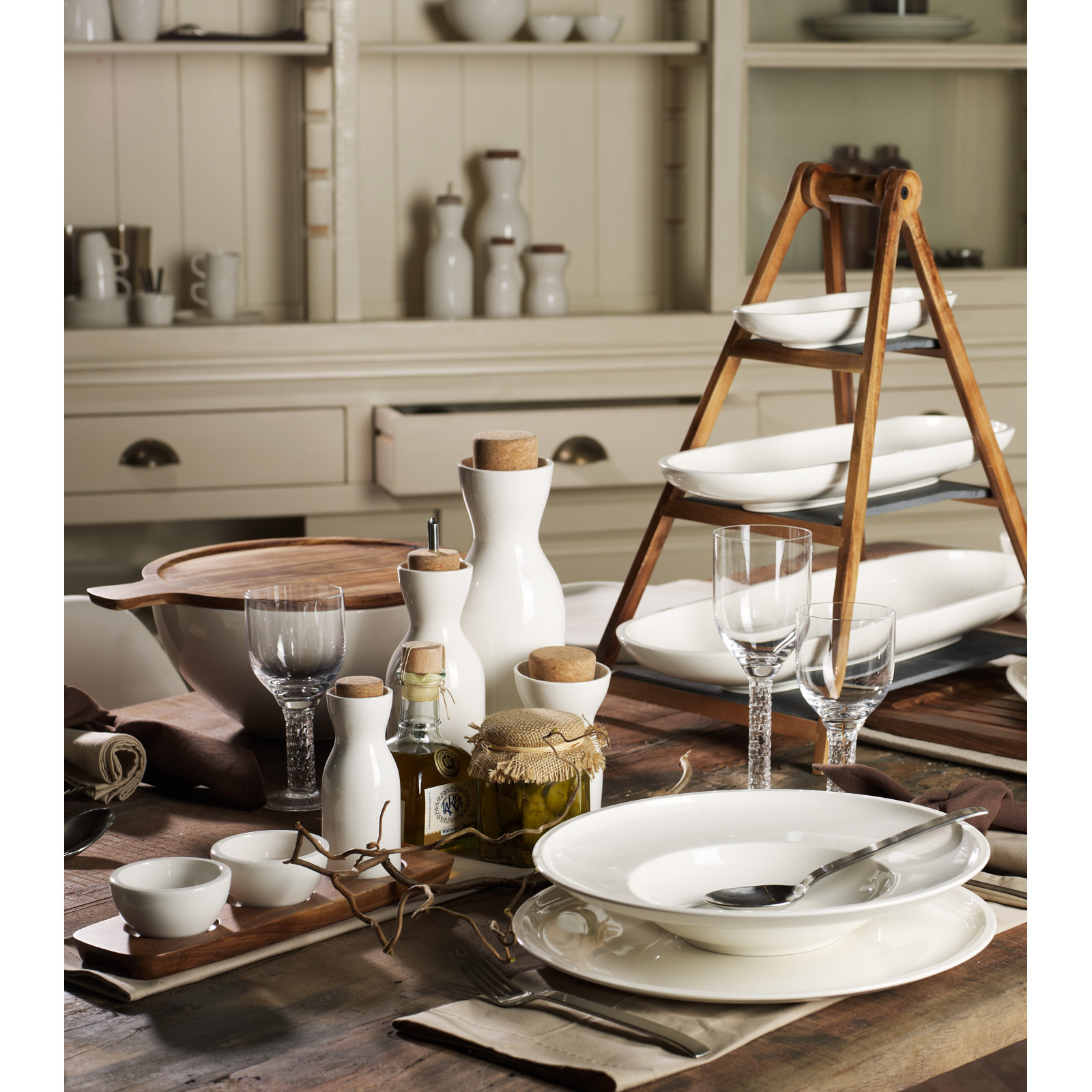 Artesano Porcelain Tiered Stand