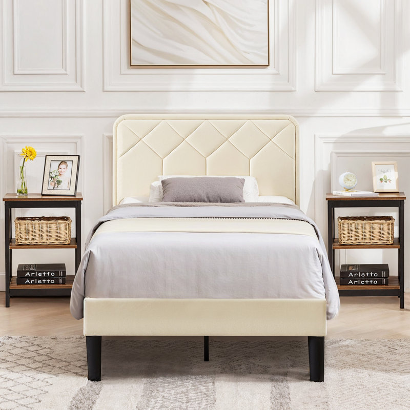 Ensemble de chambre à coucher rembourrée (ensemble de 3), Queen