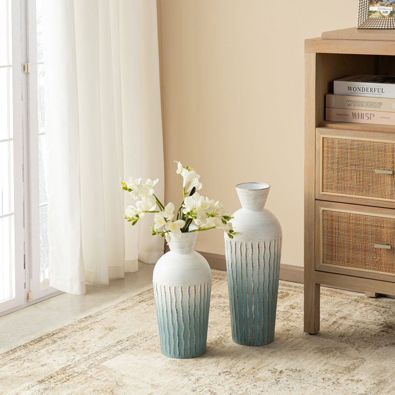 Vases abstraits en métal turquoise