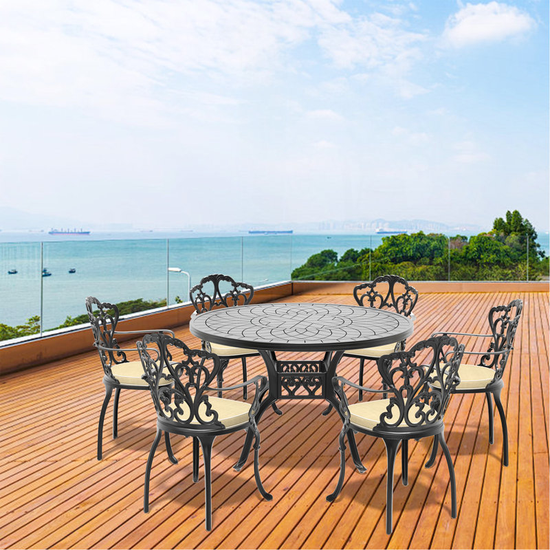 Ensemble de 7 pièces de mobilier de patio en aluminium coulé avec cadre noir et coussins de siège blanc cassé, 6