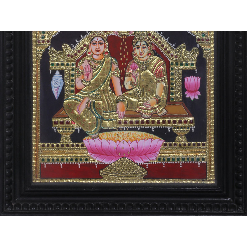 Lord Kubera et Bhadra avec la déesse Lakshmi | Couleurs traditionnelles avec or 24 carats | Structure en bois de teck