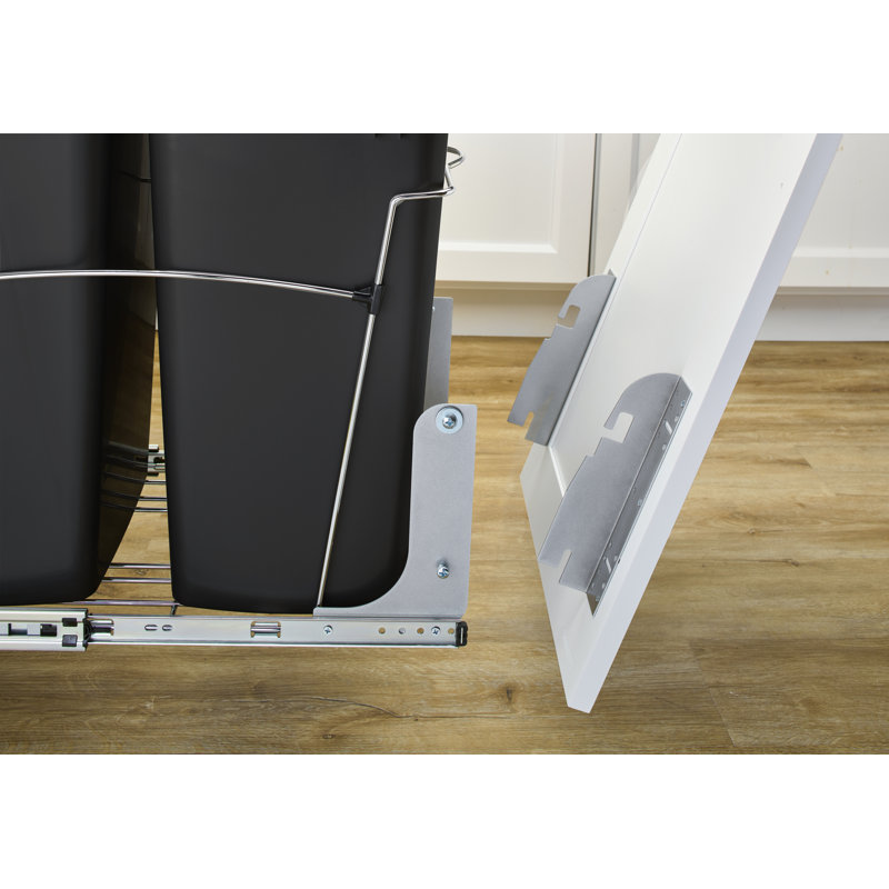 Trousse de fixation de porte en acier argenté mat pour poubelles coulissantes de la série RVKD de Rev-A-Shelf®