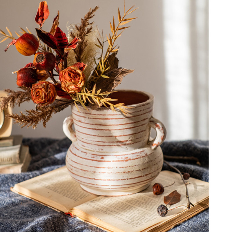 Vase de table en terre cuite Januell, H 5,9 po x l 5,5 po x P 7,3 po