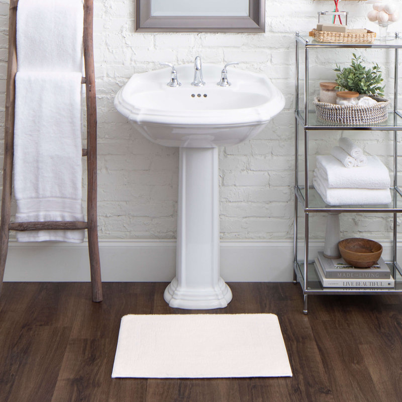 Tapis de bain lavable à la machine Kail, L 17 po x L 24 po, Blanc