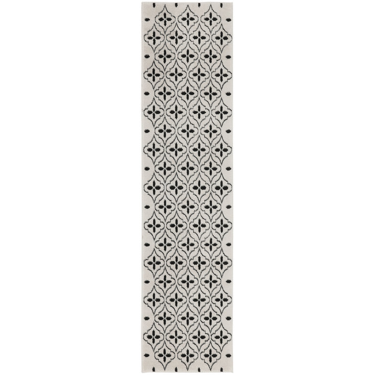 Nourison Essentials Ivory/Black Indoor/Outdoor Area Rug