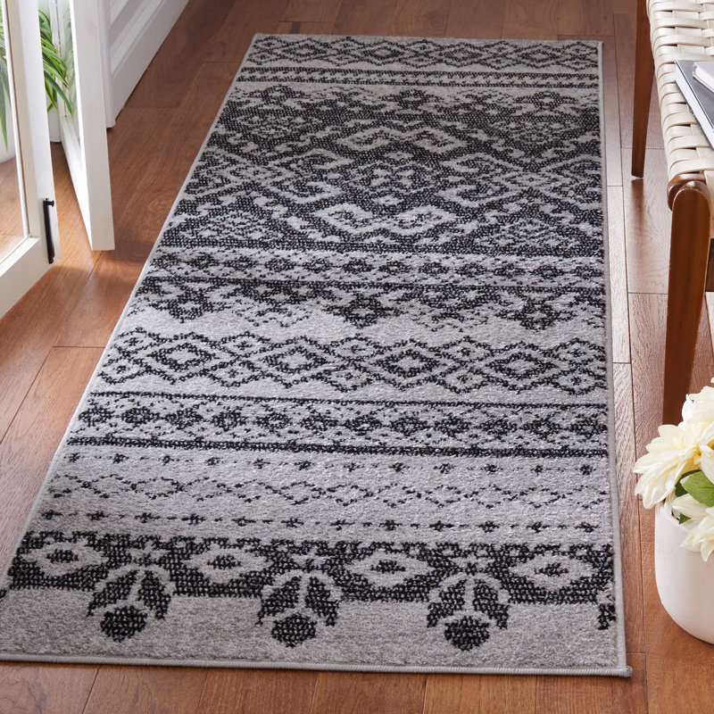 Nicarla Geometric Indoor/Outdoor Rug, Runner 2'6" x 10'