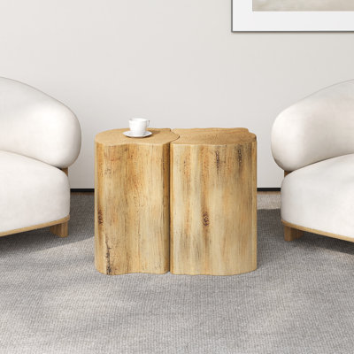 Table de bout 21 en couleur naturelle, aux variations de température, idéale pour contenir des boissons modernes avec un design fendu, faite de fibre de verre à 85% et 15%, dortoirs