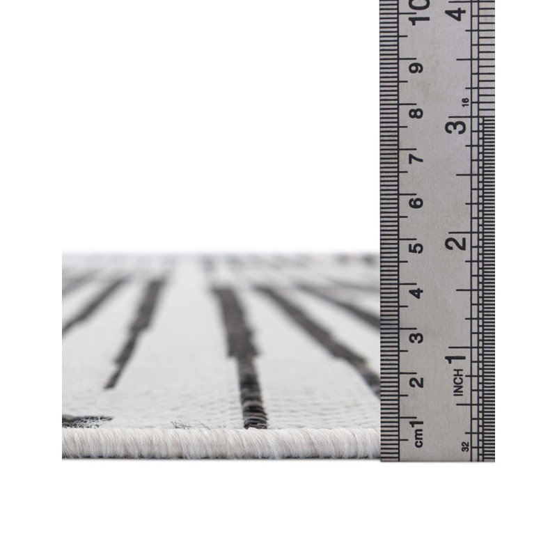 Geometric Indoor / Outdoor Rug, Rectangle 5'3" x 8'