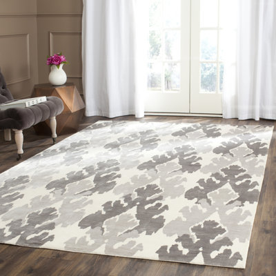 Tibetan Hand Knotted Viscose/Wool/Cotton Ikat Rug in Pearl/Gray
