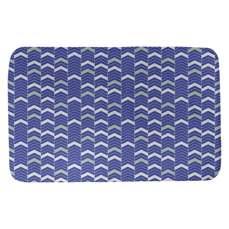 Tapis pour salle de bain lineed chevrons Stephenie, l 17 po x L 24 po, Bleu / Vert