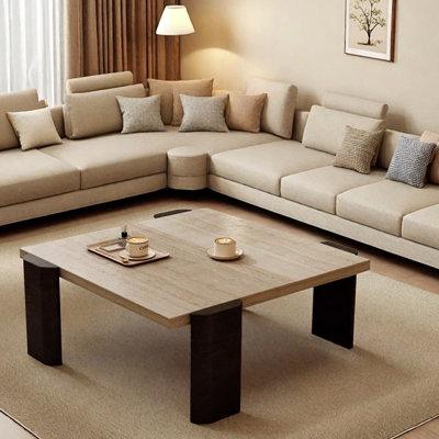 Table basse au design minimaliste et de niche