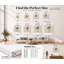 Exposition d'art minimaliste beige avec lignes florales sur toile-481784824