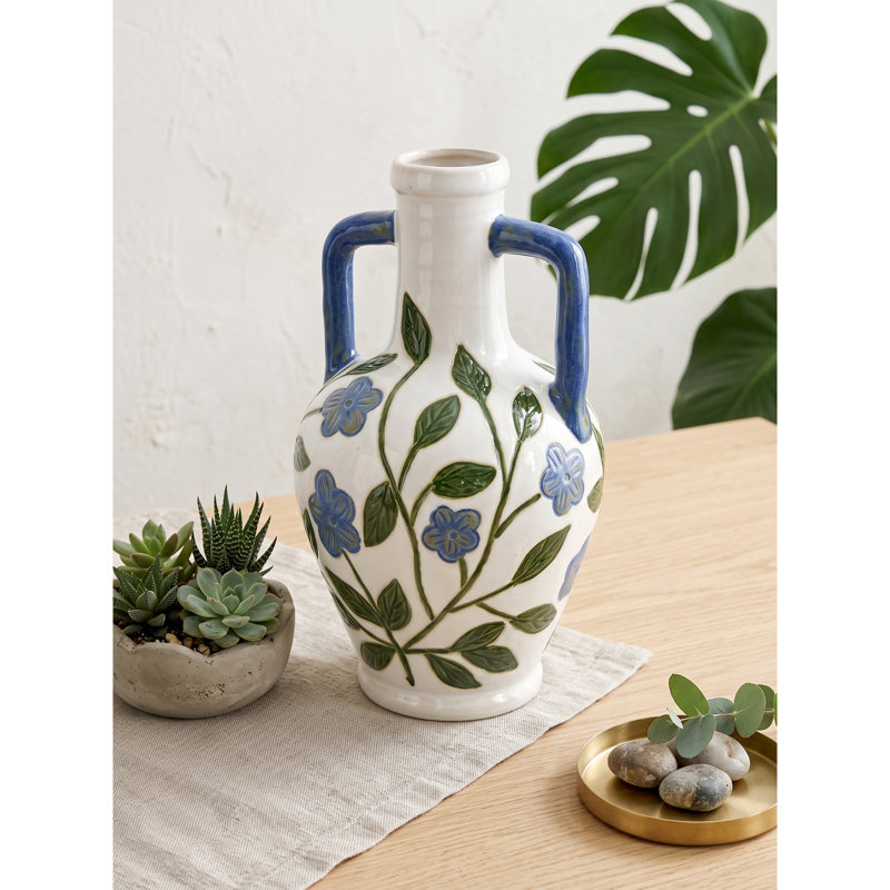 Vase au design contemporain, H 10,6 po x l 6,3 po x P 6,3 po
