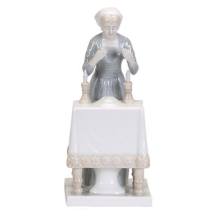 Figurines & Sculptures