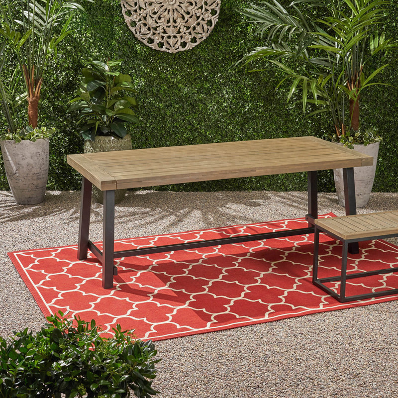 Table de salle à manger d'extérieur en bois
