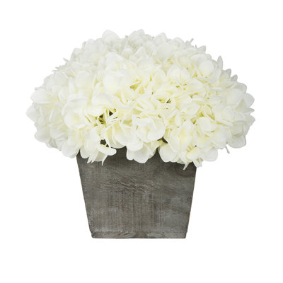 Arrangement d'hortensias artificiels en pot