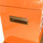 Armoire à outils en métal orange avec tablette réglable et poignées latérales verrouillables - atelier-912446463