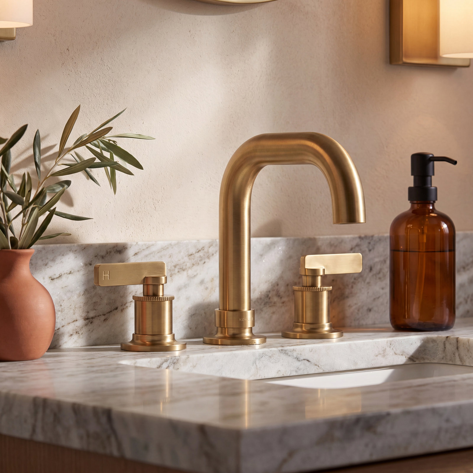 Castia Deck-Mount Bath Faucet Trim, Moderne Brass