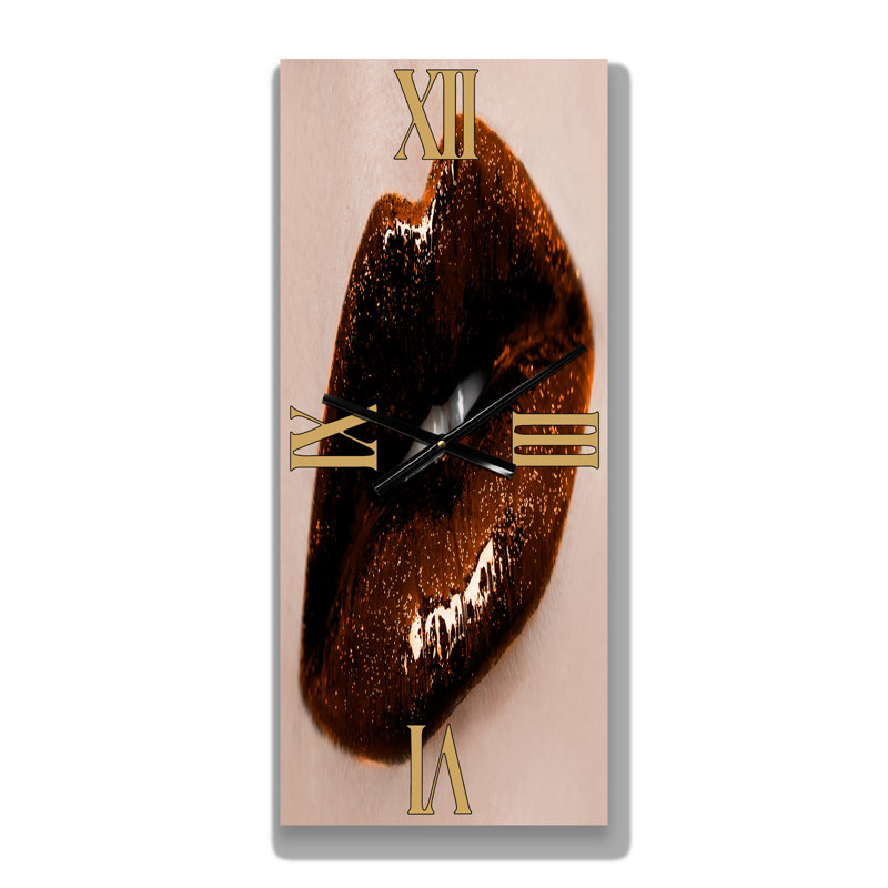 Gros plan sur une horloge murale, Grand