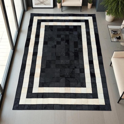 Black And White Border Cowhide Rug_2 X 6 Ft