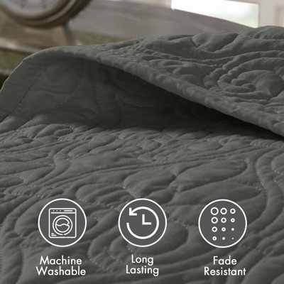 Quebec Reversible Bedspread Set