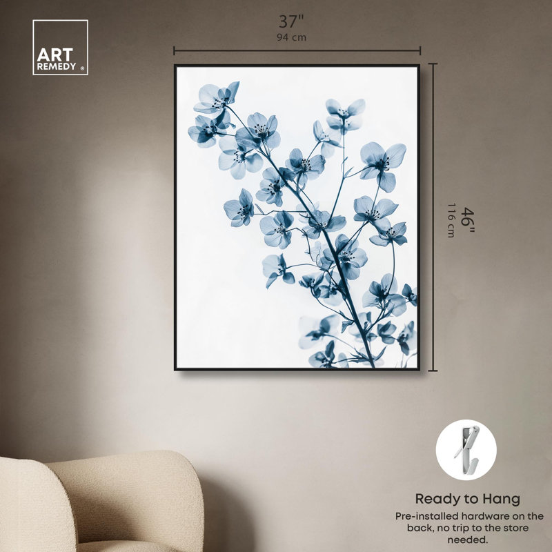Toile translucide pétales II, fleurs minimalistes par Art Remedy, H 46 po x l 37 po, Structure noire