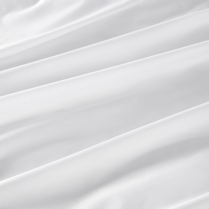 King Size White Water Resistant Bedspread with Zipper Closure