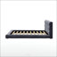 Structure de lit tapissier grand format en velours avec tête de lit capitonnée, conception moderne à profil bas, support de lattes robuste, pas de sommier tapissier, lit moelleux de luxe pour la chambre à coucher-131476043-131476042