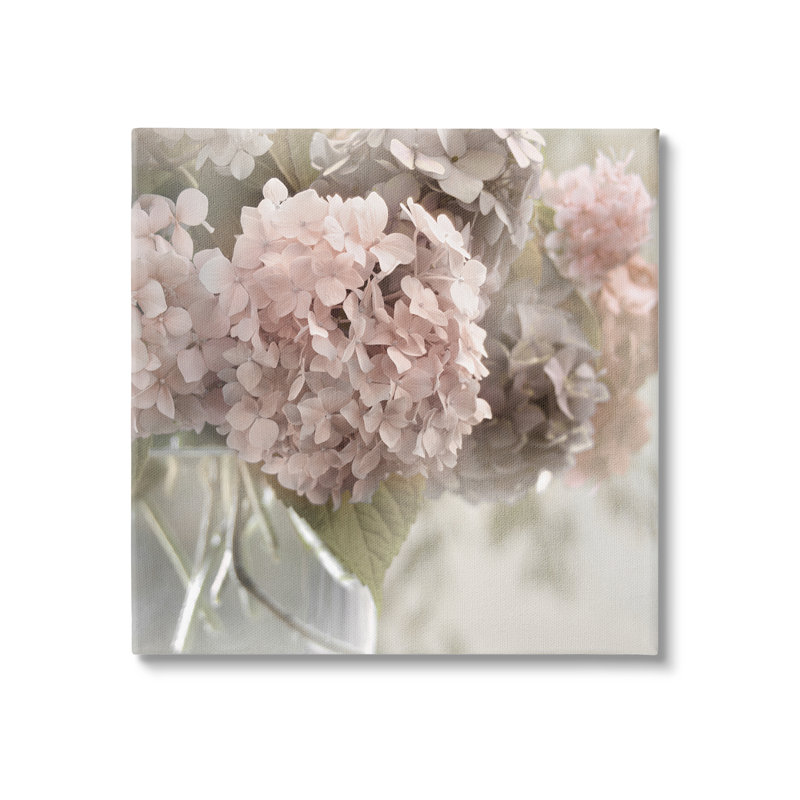«Hortensias roses gros plan sur toile» par Irene Weisz, H 30 po x l 30 po x P 1,5 po