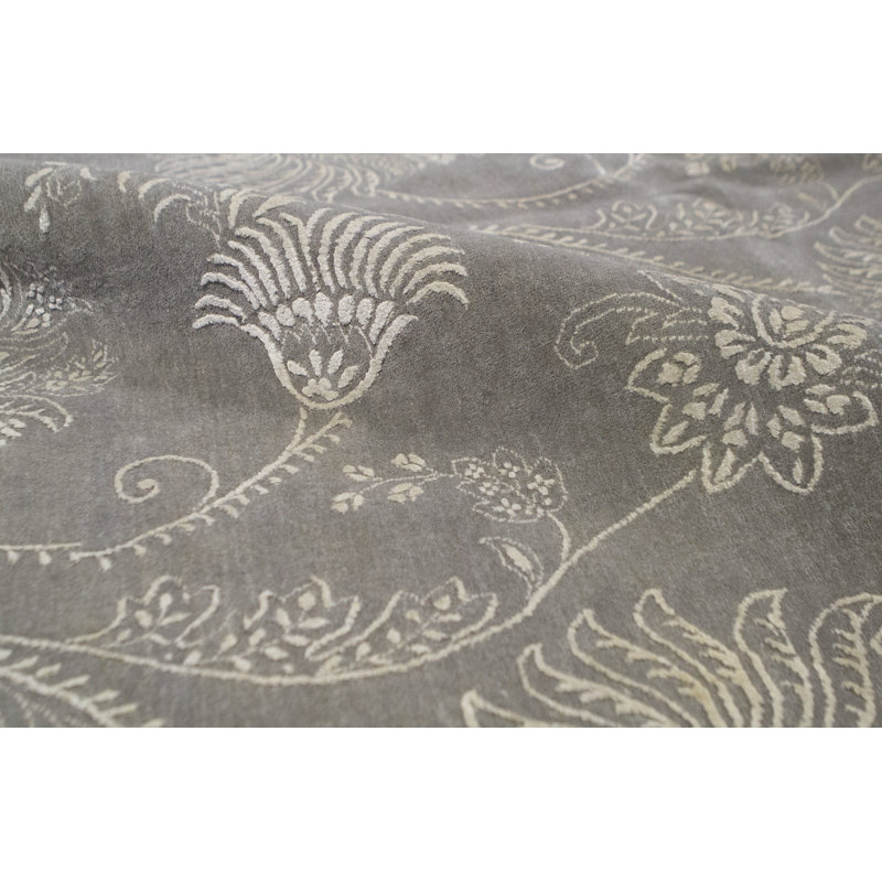 Chantel Floral Area Rug in Gray