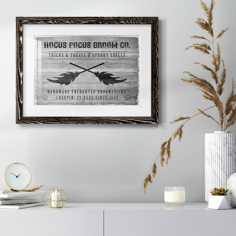 Hocus Pocus Broom Co, impression sur papier, H 18 po x l 26 po x P 1,5 po, Noir