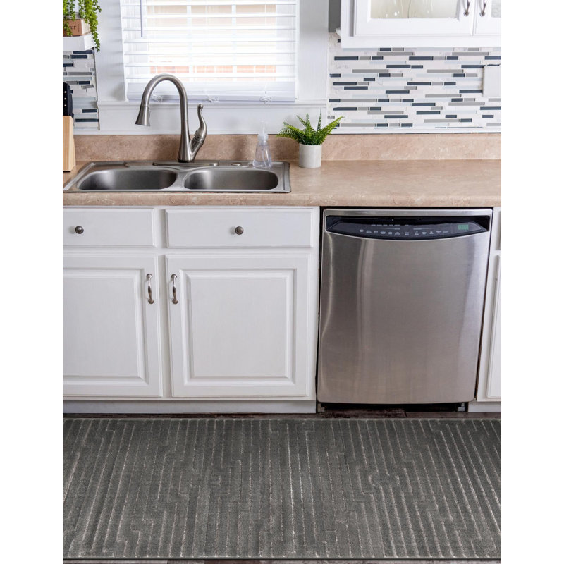 Tapis contemporain gris et argenté Omotayo, Tapis de couloir 2 pi x 8 pi