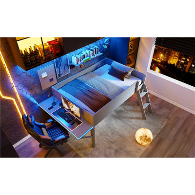 Lit mezzanine gris avec bureau et DEL - Maximise l'efficacité du bois de style chambre à coucher pour une expérience confortable