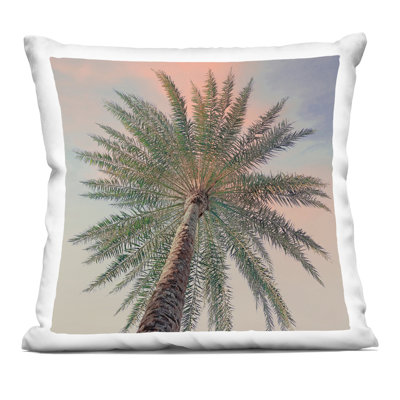 Coussin décoratif imprimé Palm Up Against Sunset par Susan Jill