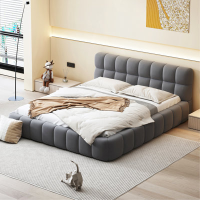 Grand lit plateforme tapissier avec tissu épais, lit au sol avec structure solide, gris