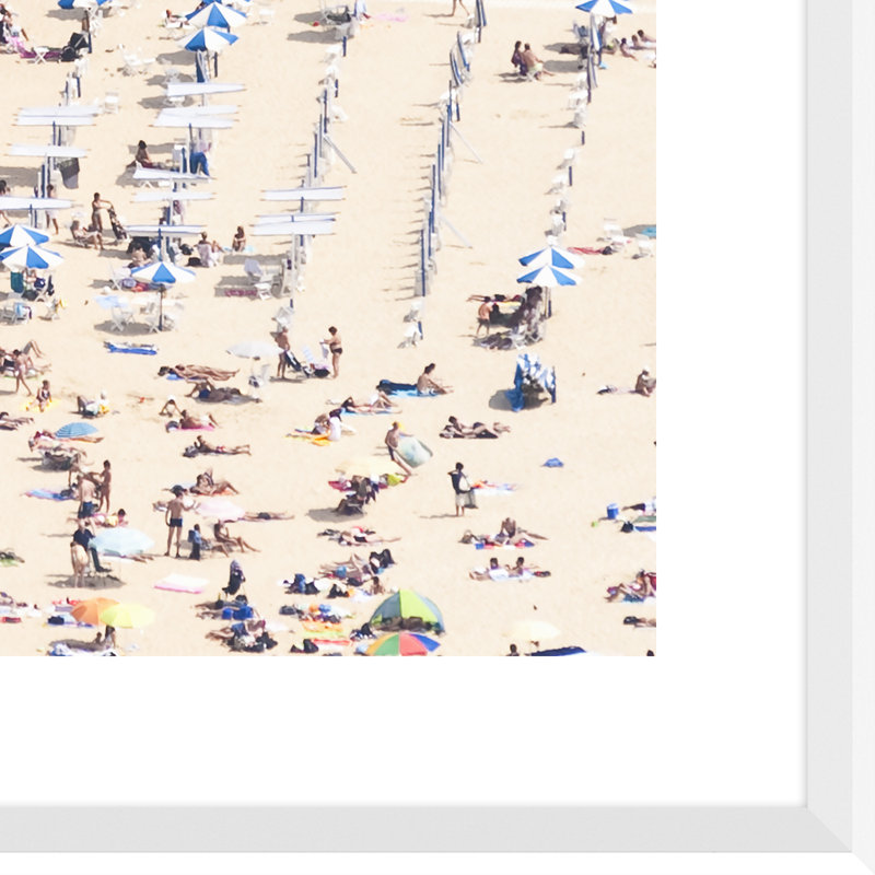 Ondarreta Beach, San Sebastian, Espagne par Getty Images - reproduction de photo sur papier encadrée