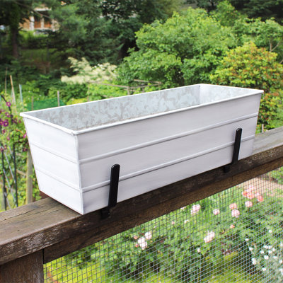 Nyback Metal Planter