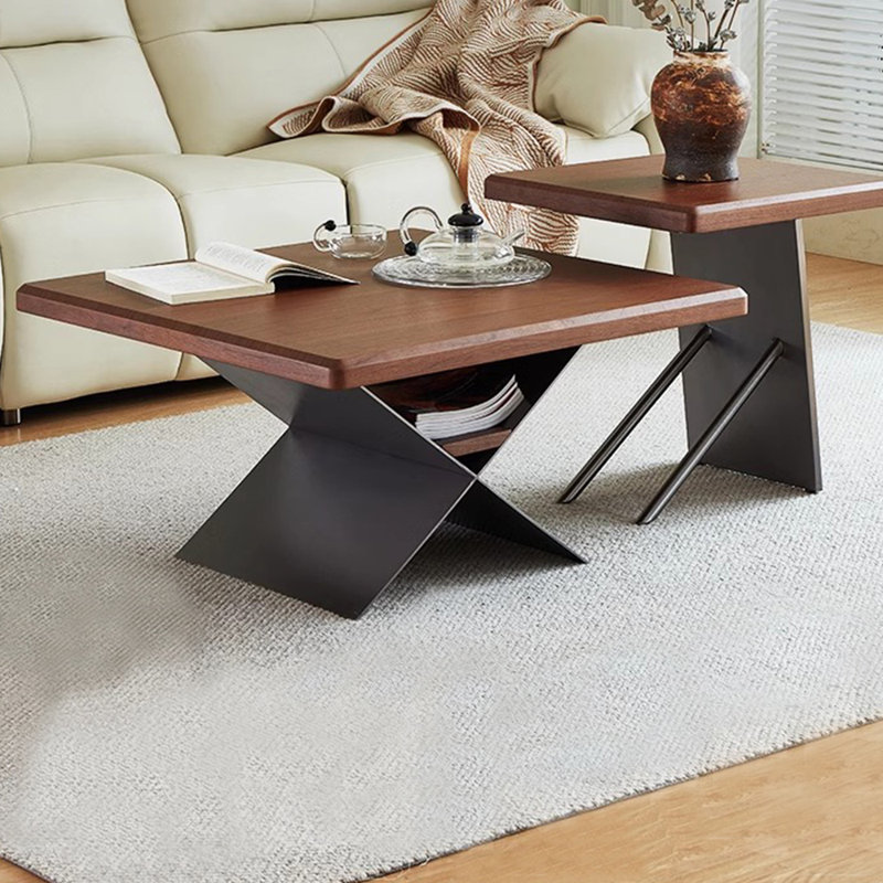 Table basse simple en bois de noyer massif