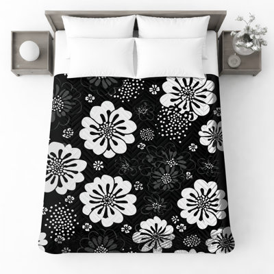 Couvre-lit noir matelassé à motif floral toutes tailles