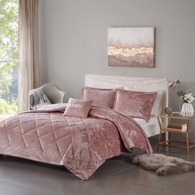 Twin/Twin Xl Velvet Comforter Set With Throw Pillow